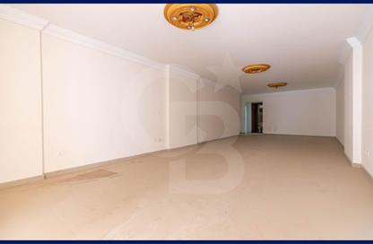 Apartment - 3 Bedrooms - 3 Bathrooms for sale in Sant Giyn St. - Kafr Abdo - Roushdy - Hay Sharq - Alexandria