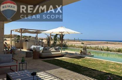Chalet - 2 Bedrooms - 3 Bathrooms for sale in Ramla - Ras Al Hekma - North Coast
