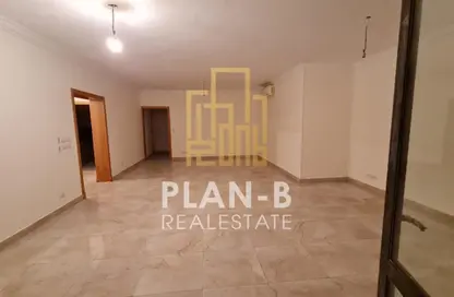 شقة - 3 غرف نوم - 3 حمامات للايجار في طريق بيفرلي هيلز - الحي السابع عشر - الشيخ زايد - الجيزة