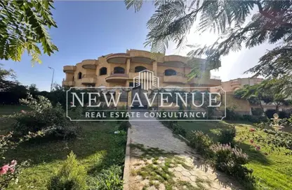 فيلا - 8 غرف نوم - 7 حمامات للبيع في المجاورة الثالثة - الحي الثالث شرق - مدينة الشروق - القاهرة فيلا - 8 غرف نوم - 7 حمامات للبيع في المجاورة الثالثة - الحي الثالث شرق - مدينة الشروق - القاهرة