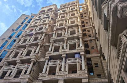 شقة - 6 غرف نوم - 5 حمامات للبيع في ستانلي - حي شرق - الاسكندرية