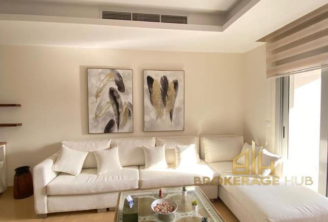 98831143 - Property Image 2