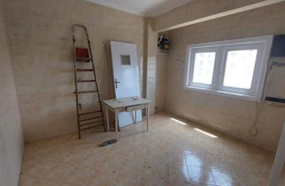 Apartment - 3 Bedrooms - 2 Bathrooms for rent in Al Horeya St. - Almazah - Heliopolis - Masr El Gedida - Cairo
