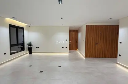 Office Space - Studio - 1 Bathroom for rent in Zahraa Al Maadi St. - Degla - Hay El Maadi - Cairo