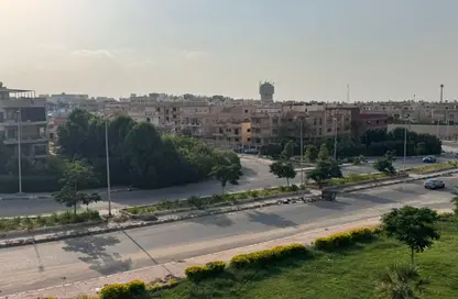 شقة - 3 غرف نوم - 3 حمامات للبيع في المجاورة الثانية - الحي الثالث شرق - مدينة الشروق - القاهرة