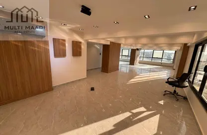 طابق كامل - استوديو - 2 حمامات للايجار في القطامية - مدينة القاهرة الجديدة - القاهرة