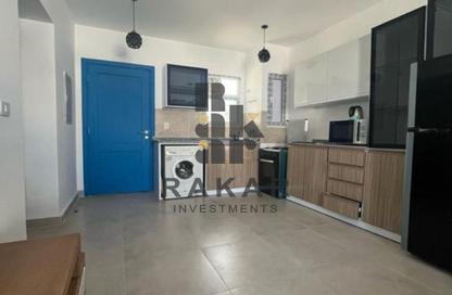 Chalet - 2 Bedrooms - 2 Bathrooms for rent in Mountain View - Ras Al Hekma - North Coast