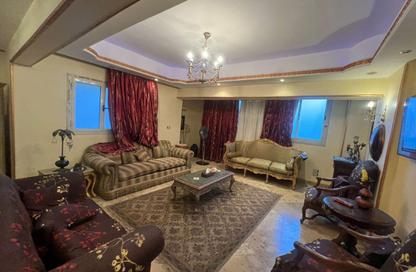 شقة - 3 غرف نوم - 2 حمامات للبيع في شارع أحمد عرابي - المهندسين - الجيزة
