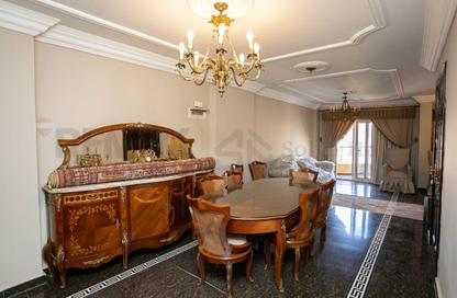 شقة - 3 غرف نوم - 3 حمامات للبيع في شارع الاقبال - لوران - حي شرق - الاسكندرية