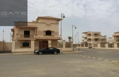Villa - 7 Bedrooms - 7 Bathrooms for sale in Royal City - Sheikh Zayed Compounds - Sheikh Zayed City - Giza Villa - 7 Bedrooms - 7 Bathrooms for sale in Royal City - Sheikh Zayed Compounds - Sheikh Zayed City - Giza