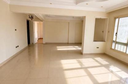 Apartment - 2 Bedrooms - 1 Bathroom for rent in Street 233 - Degla - Hay El Maadi - Cairo