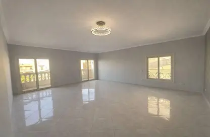 Apartment - 4 Bedrooms - 3 Bathrooms for sale in Doctor Yassin Abdel Ghaffar St. - Area C - Ganoob El Acadimia - New Cairo City - Cairo