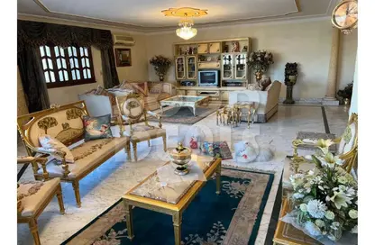 شقة - 3 غرف نوم - 3 حمامات للبيع في شارع السباق - روكسي - مصر الجديدة - القاهرة