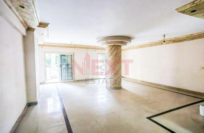 Apartment - 3 Bedrooms - 2 Bathrooms for sale in Abdel Moneim Al Dalel St. - Tharwat - Hay Sharq - Alexandria