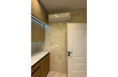 Apartment - 2 Bedrooms - 3 Bathrooms for sale in Centerville - Hyde Park - New Cairo City - Cairo