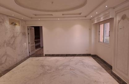 Apartment - 4 Bedrooms - 2 Bathrooms for sale in Continental Gardens - 12th District - Sheikh Zayed City - Giza