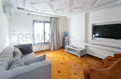 شقة - 3 غرف نوم - 2 حمامات للبيع في شارع رشدي - رشدي - حي شرق - الاسكندرية