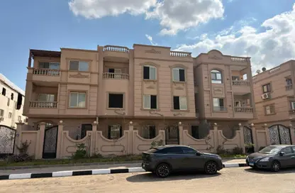 شقة - 3 غرف نوم - 2 حمامات للبيع في المجاورة الاولي - الحي الثالث غرب - مدينة الشروق - القاهرة