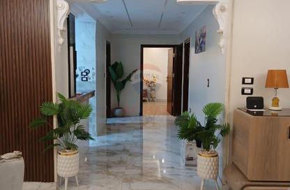 Apartment - 3 Bedrooms - 3 Bathrooms for rent in Gameat Al Dewal Al Arabeya St. - Mohandessin - Giza