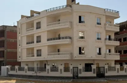 Apartment - 3 Bedrooms - 2 Bathrooms for sale in Bait Alwatan - The 5th Settlement - New Cairo City - Cairo