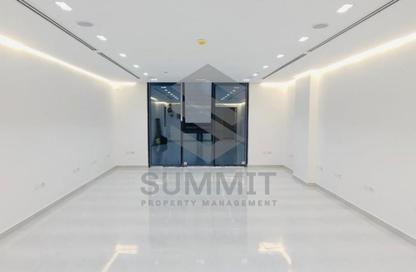 Office Space - Studio - 1 Bathroom for rent in Hyde Park Business District Mall - South Teseen St. - The 5th Settlement - New Cairo City - Cairo