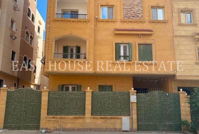 82604100 - Property Main Image