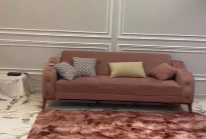98833658 - Property Main Image