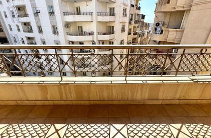 شقة - 4 غرف نوم - 3 حمامات للايجار في شارع سانت جين - كفر عبده - رشدي - حي شرق - الاسكندرية