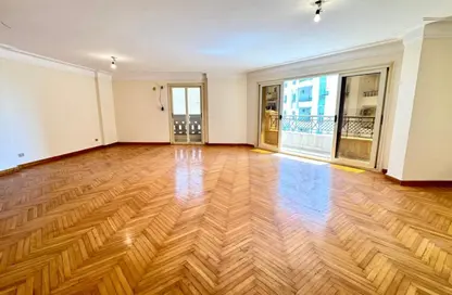 Apartment - 4 Bedrooms - 3 Bathrooms for rent in Sant Giyn St. - Kafr Abdo - Roushdy - Hay Sharq - Alexandria