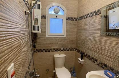 Apartment - 2 Bedrooms - 2 Bathrooms for rent in Al Worod District - Northern Expansions - 6 October City - Giza