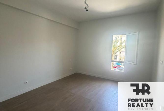 98817439 - Property Image 3