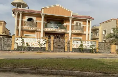 فيلا - استوديو - 6 حمامات للبيع في جييرا - الحي الثالث عشر - الشيخ زايد - الجيزة