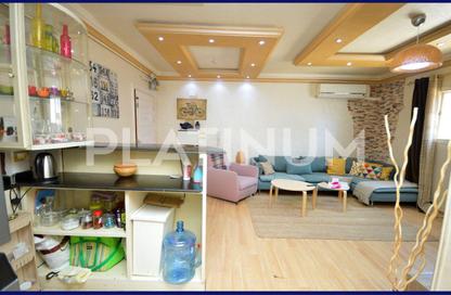 Apartment - 2 Bedrooms - 1 Bathroom for sale in Mohammed Saleh Abou Youssef St. - Saba Basha - Hay Sharq - Alexandria