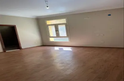 Apartment - 3 Bedrooms - 2 Bathrooms for sale in Ganoob El Acadimia - New Cairo City - Cairo