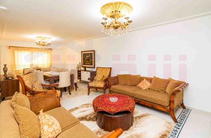 شقة - 4 غرف نوم - 1 حمام للبيع في شارع قرداحي - رشدي - حي شرق - الاسكندرية