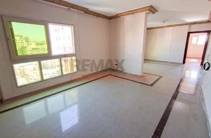 شقة - 4 - 3 للايجار في شارع بدر الدين - سابا باشا - حي شرق - الاسكندرية