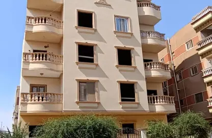 شقة - 3 غرف نوم - 2 حمامات للبيع في المجاورة الاولي - المنطقة التاسعة - مدينة الشروق - القاهرة