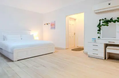 Apartment - 1 Bedroom - 1 Bathroom for rent in The Gate Plaza Mall - 10th District - Sheikh Zayed City - Giza