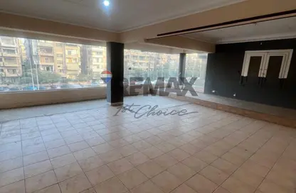 بناية كاملة - 8 غرف نوم - 8 حمامات للبيع في مصر الجديدة - القاهرة