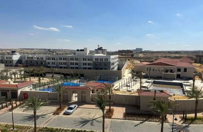 شقة - 3 غرف نوم - 3 حمامات للبيع في فيلدج ويست - كمبوندات الشيخ زايد - الشيخ زايد - الجيزة