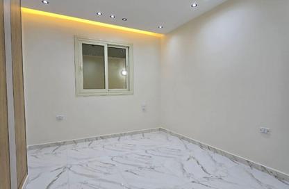 Apartment - 3 Bedrooms - 1 Bathroom for sale in Gate 2 - Ahmose - Hadayek El Ahram - Giza