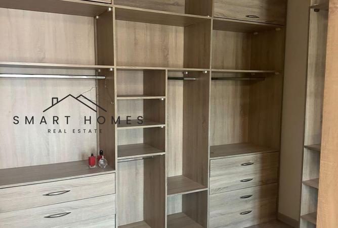 98834298 - Property Image 2