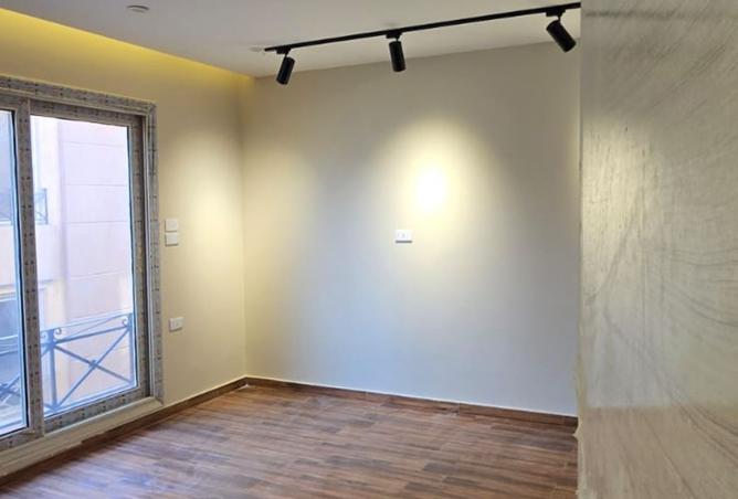 98008942 - Property Image 3