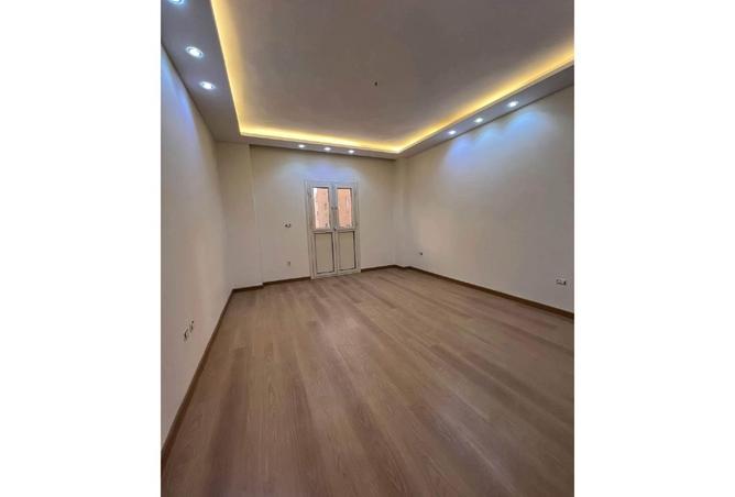 102073695 - Property Image 3