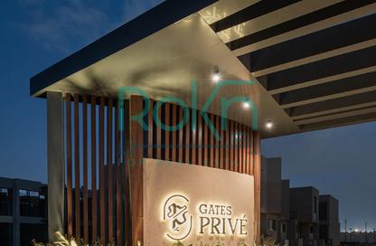 Restaurant - Studio - 2 Bathrooms for sale in Gates Prive - Waslet Dahshur Road - Sheikh Zayed City - Giza