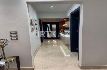 Apartment - 3 Bedrooms - 3 Bathrooms for sale in Stone Residence - 5th Settlement Compounds - The 5th Settlement - New Cairo City - Cairo