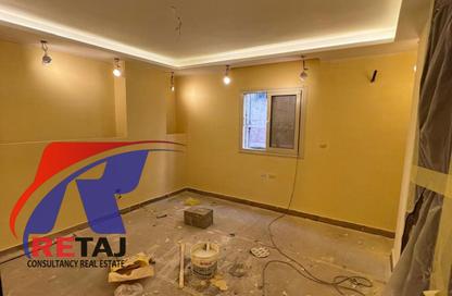 Apartment - 3 Bedrooms - 3 Bathrooms for sale in Hassan Ma'moon St. - 6th Zone - Nasr City - Cairo