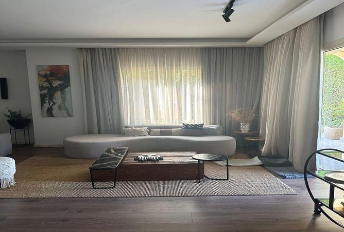 8667404 - Property Image 2