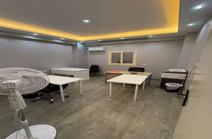 شقة - 3 غرف نوم - 3 حمامات للايجار في شرق الاكاديمية - مدينة القاهرة الجديدة - القاهرة شقة - 3 غرف نوم - 3 حمامات للايجار في شرق الاكاديمية - مدينة القاهرة الجديدة - القاهرة