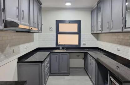 Apartment - 2 - 3 for sale in Village West - Sheikh Zayed Compounds - Sheikh Zayed City - Giza
